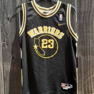 SOLD ❌❌ Vintage Warriors jersey